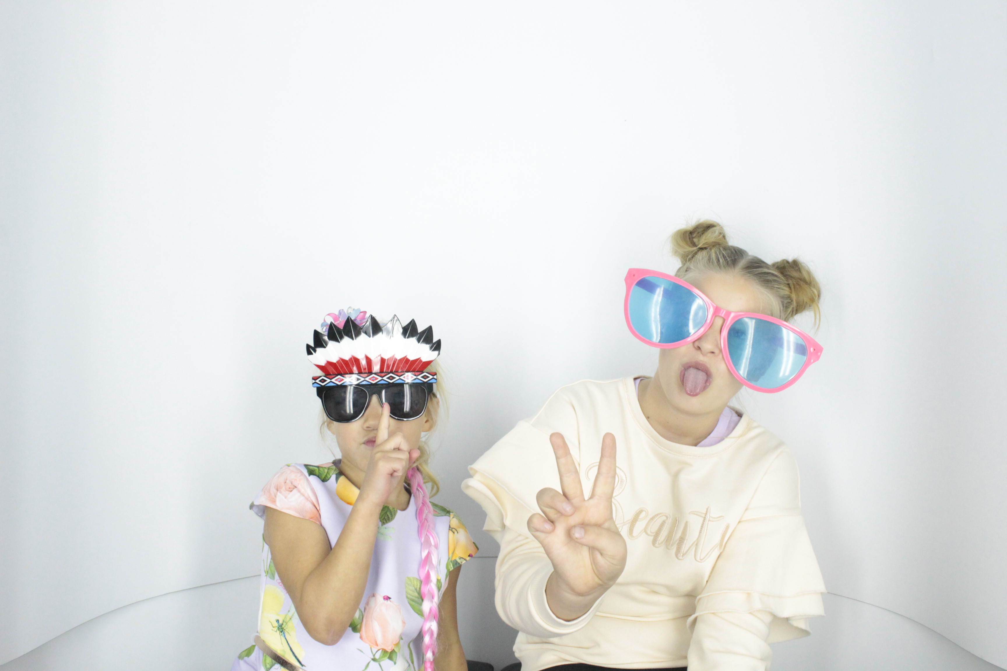 Isobel 18th Birthday Party  | View more photos from the event at gallery.myphotoboothexperience.co.uk/u/MyPhotoBoothExperienceLtd/Isobel-18th-Birthday-Party